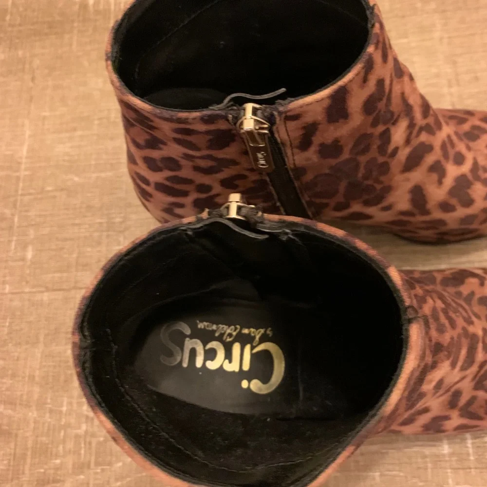 Boots - Picture 3 of 4